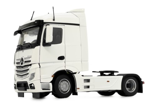 1907-01 MB Actros Streamspace 4x2 white 1.jpg