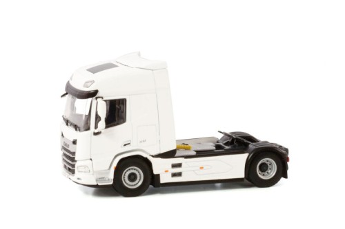 white-line-daf-xd-4x2.jpg