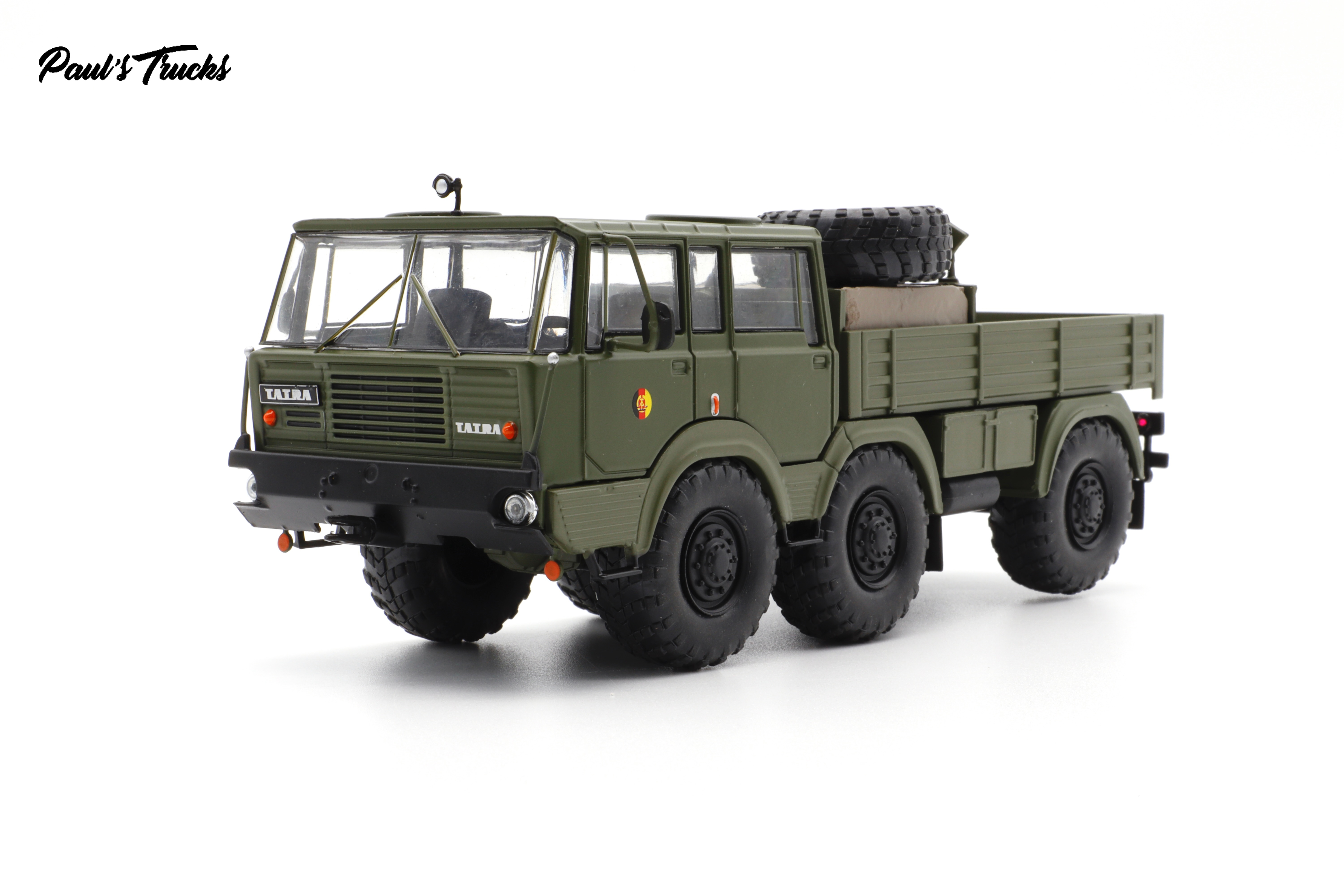 Tatra 813 6x6 1968 Olive/Blanc Nva 1:43 Model Ixo Model 4895102339976