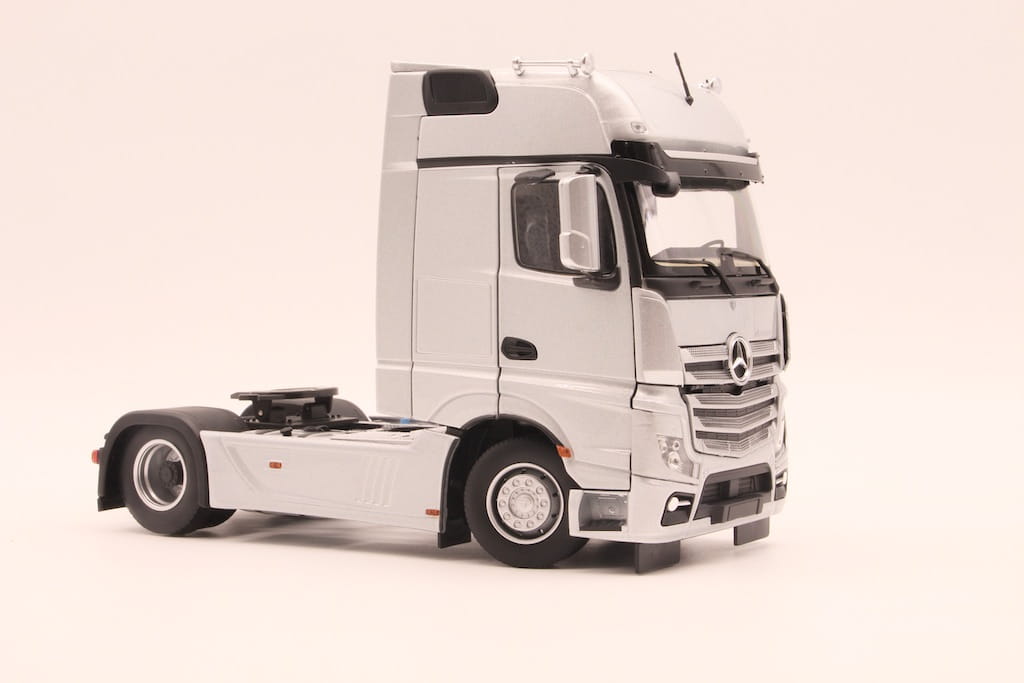 Miniature IMC MODELS 1/50 - Camion MERCEDES Actros GigaSpace 4x2 - Édition Limitée WOLF