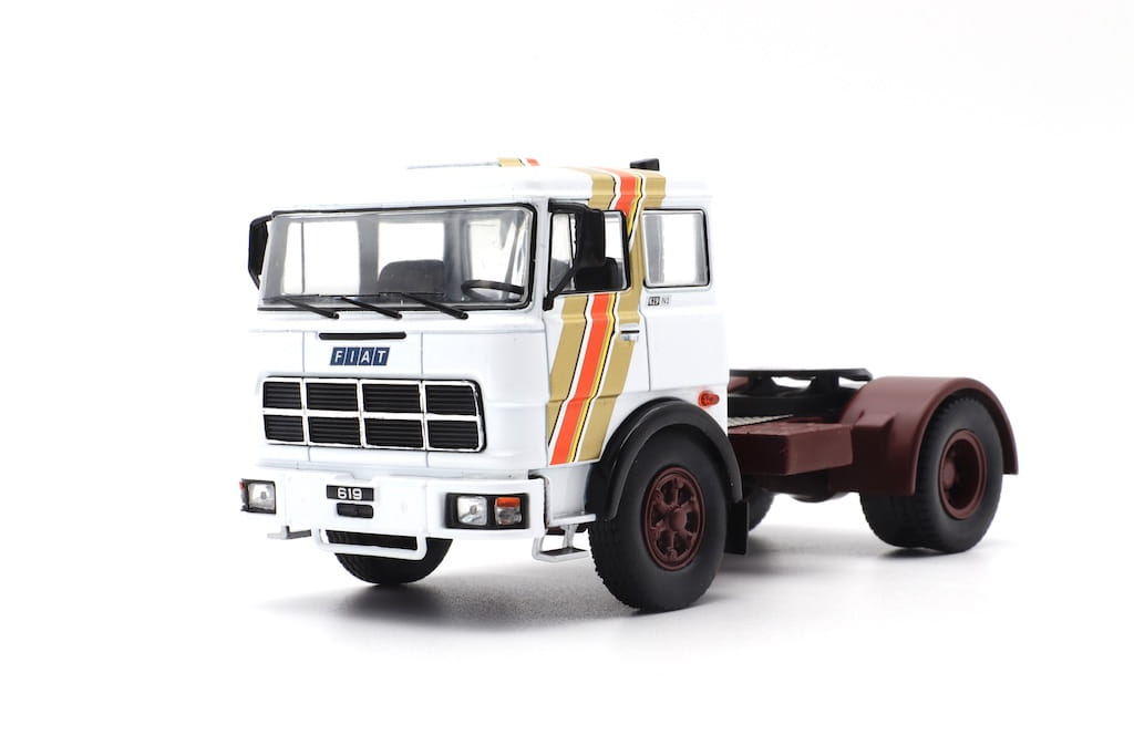 Fiat 619 N1 skala 1/43 IXO