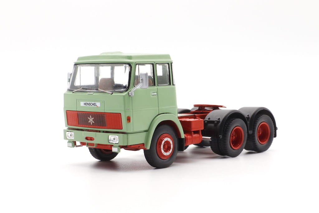 Henschel HS 19 TS 1/43 IXO
