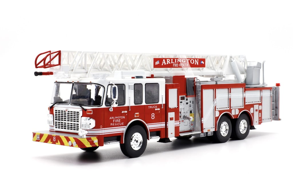 Smeal 105 Aerial Ladder, skala 1/43 IXO Models