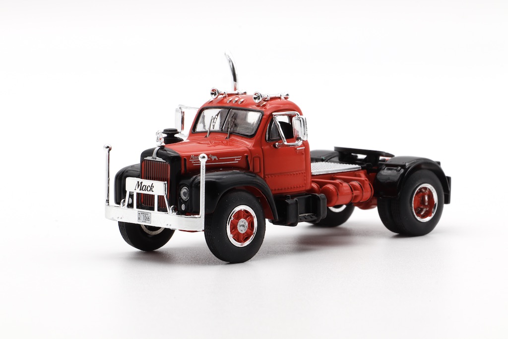 Mack B 61, skala 1/64 IXO